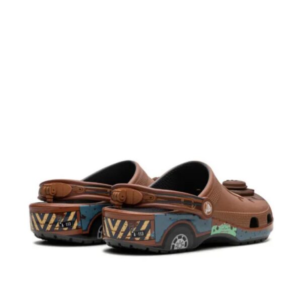 Crocs Unisex-Adult Disney Cars Mater Classic Clogs
