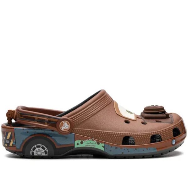Crocs Unisex-Adult Disney Cars Mater Classic Clogs