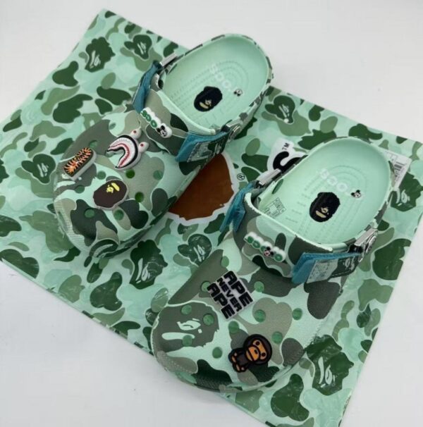 Crocs Classic All-Terrain Clog « BAPE Camo »