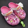 Crocs Classic Clog « Hello Kitty and Friends Pink Collage »