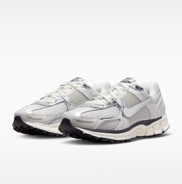 Nike Zoom Vomero 5 "Photon Dust Metallic Silver"