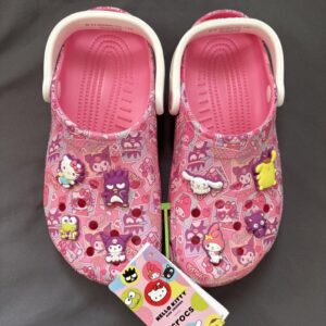 Crocs Classic Clog « Hello Kitty and Friends Pink Collage »