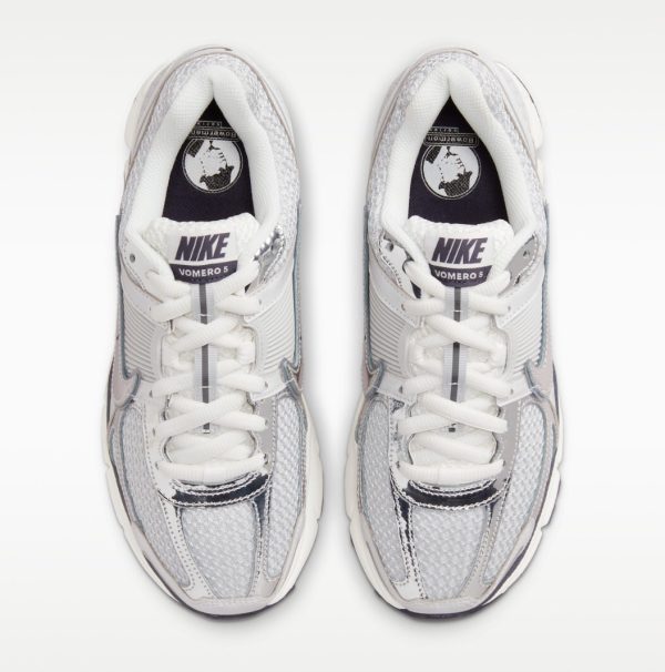 Nike Zoom Vomero 5 "Photon Dust Metallic Silver"