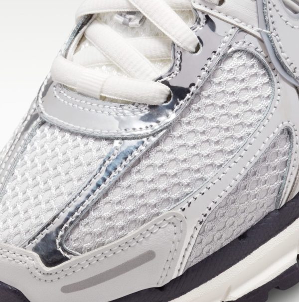 Nike Zoom Vomero 5 "Photon Dust Metallic Silver"